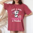 Just A Girl Who Love Tennis & Pandas パンダテニス愛好家 レディースオーバーサイズコンフォートTシャツ Crimson