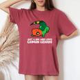 Just A Girl Who Loves Caiman Lizards ファニーカイマントカゲ レディースオーバーサイズコンフォートTシャツ Crimson