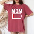 Mom Battery Low Mother Family Mama Mommy Mom レディースオーバーサイズコンフォートTシャツ Crimson