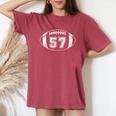 フットボール選手 57 Football Mom Dad ジャージ 57 代表チーム。 レディースオーバーサイズコンフォートTシャツ Crimson