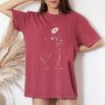 猫 抱っこ 花 ポートレート 動物 モチーフ イラスト 猫 レディースオーバーサイズコンフォートTシャツ Crimson