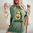 Mamacado Pregnant Avocado Mom Pun レディースオーバーサイズコンフォートTシャツ Moss