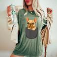 男性用、女性、子供用の胸ポケットに入った面白い子犬。 レディースオーバーサイズコンフォートTシャツ Moss