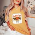 Basketball Mom Bleached Leopard 母の日 バスケットボール ママ レディースオーバーサイズコンフォートTシャツ Mustard