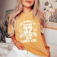 男性、女性、32歳の誕生日への32歳の誕生日プレゼント レディースオーバーサイズコンフォートTシャツ Mustard
