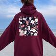 クラシックな桜柄の繊細なピンクの花びら。 レディース オーバーサイズ パーカー バックプリント Maroon