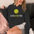 Zero Zero Two 、面白いピックルボール退職ギフト パーカー