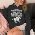 最高の父親には馬に乗る娘がいる 長袖tシャツ パーカー