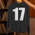 数字 セブンティーン数字 17 プレーンホワイト数字 パーカー