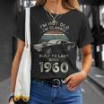 66歳の誕生日 1960年クラシックカー Tシャツ 彼女への贈り物