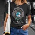 Low Batterytill Flowing 錦鯉 音楽 ヘッドホン 和風 低電力 共感 デザイン Tシャツ 彼女への贈り物