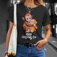 Punch Keep Holding On Cute Baby Monkey グラフィック Tシャツ 彼女への贈り物