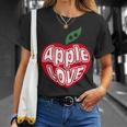 「Red Apple Fresh Fruit 」 ハート型 Love りんご フルーツ ユニークデザイン 長袖tシャツ Tシャツ 彼女への贈り物