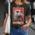 カワウソ 動物 リスペクト ヴィンテージ レトロ Tシャツ 彼女への贈り物