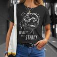 スタッフォードシャー・ブル・テリア 愛されるスタッフィー・ドッグのことわざ Tシャツ 彼女への贈り物