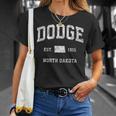 ダッジ ノースダコタ Nd ヴィンテージ アスレチック スポーツデザイン Tシャツ 彼女への贈り物
