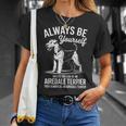 ベイ・アン・エアデール・テリア、ファニー・エアデール・テリア Tシャツ 彼女への贈り物
