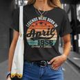 ヴィンテージ70歳の誕生日の伝説は1956年4月に誕生しました。 Tシャツ 彼女への贈り物