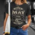 ヴィンテージ還暦伝説 1966年5月 60歳の贈り物 Tシャツ 彼女への贈り物