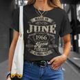ヴィンテージ還暦伝説 1966年6月 60歳の贈り物 Tシャツ 彼女への贈り物