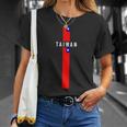 大文字で「Taiwan」の文字が入った縦型台湾国旗 Tシャツ 彼女への贈り物