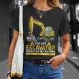 将来の掘削機オペレーターが重機ファンのトレーニングに参加。 Tシャツ 彼女への贈り物