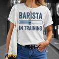 Barista In Training Baristas Cafetera Espresso Camiseta unisex Regalos para ella