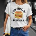 Powered By Burgers ファーストフード愛好家 面白いビーフバーガー Tシャツ 彼女への贈り物