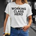 ジョン・ロック平和活動家が着用したワーキングクラスヒーロー。 Tシャツ 彼女への贈り物
