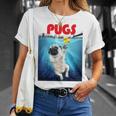 ニューヨーク港でゴム製のアヒルのおもちゃで遊ぶかわいいパグ犬 長袖tシャツ Tシャツ 彼女への贈り物