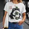 不機嫌そうなカエル 面白い 聖パトリックデー クローバーリーフ アニメ 日本語 Tシャツ 彼女への贈り物