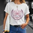 月と無限のシンボルの蓮 ヨガと禅 蓮の花 Tシャツ 彼女への贈り物
