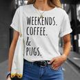 週末コーヒーパグ犬 Tシャツ 彼女への贈り物