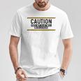 Caution Does Not Play Well With Others Tシャツ 面白い贈り物