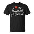 I Heart My Tattooed Girlfriend かわいいレッドハートデザイン Tシャツ