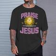 Praise Jesus Our Lord &Aviour For An Abundant New Life Tシャツ 彼への贈り物