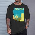 アリゾナ州の地図、モダンな抽象的なアリゾナ砂漠、サボテン Tシャツ 彼への贈り物