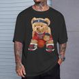 クールなテディベアがバスケットボールのイラストグラフィックデザインを演じます。 Tシャツ 彼への贈り物