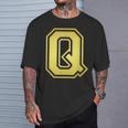 大文字 Q プリントされた明るいスタイルのデザイン。 Tシャツ 彼への贈り物
