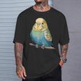 枝に腰掛けたチャーミングなセキセイインコ Tシャツ 彼への贈り物