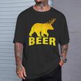 狩猟 ビール スピリット 動物 ティー ベア 鹿 ティー ビール クマ 鹿 Tシャツ 彼への贈り物