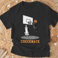Checkmate Pawn Defeat King In Basketball チェスtシャツ Tシャツ 高齢者への贈り物