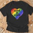 Lgbt Love Is Lovetシャツレトロハートゲイレズビアンプライド月間 Tシャツ 高齢者への贈り物