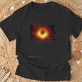 M87 射手座 ブラックホール ファーストフォトtシャツ Tシャツ 高齢者への贈り物