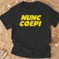 Nunc Coepi Now I Begin Tシャツ 高齢者への贈り物