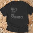 Peace Love And Compassion シャツ インスピレーションを与える引用 レトロ Tシャツ 高齢者への贈り物
