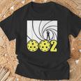 Pickleball 002 スパイパロディ 面白いピックルボールパドルプレーヤー Tシャツ 高齢者への贈り物