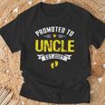 メンズ Promoted To Uncle Est 2027Oon To Be Dad Tシャツ 高齢者への贈り物