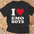 Red Heart I Love Emo Boys Tシャツ 高齢者への贈り物