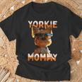 Yorkie Mommyヨーキー ママ 母親 母の日 ママ かわいい ヨークシャー・テリア Tシャツ 高齢者への贈り物